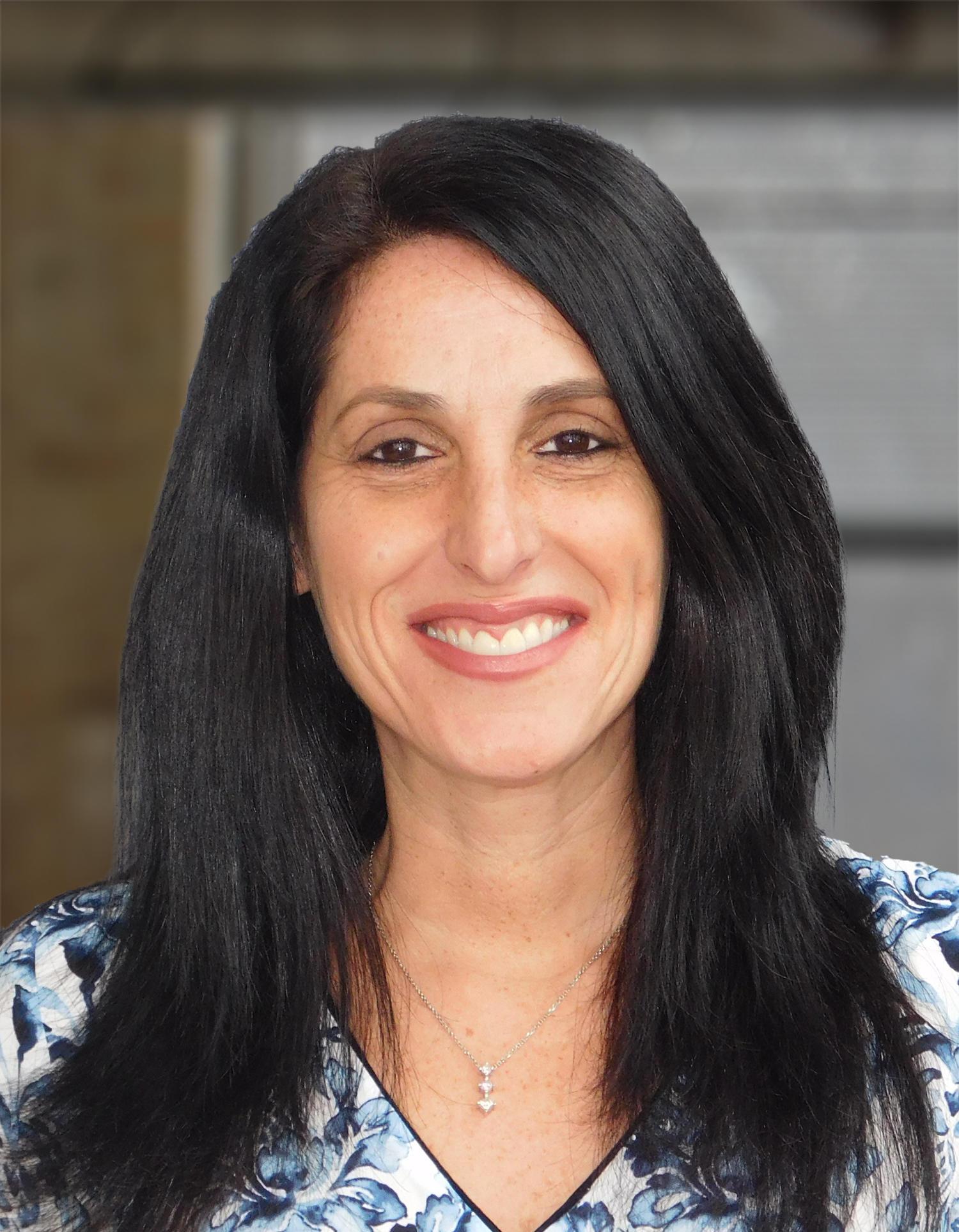 Debra Chmiel headshot