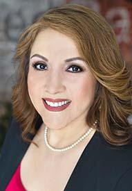 Julie Rojas headshot