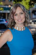Jes Laine headshot