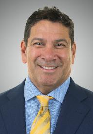 Rhoan Hernandez headshot