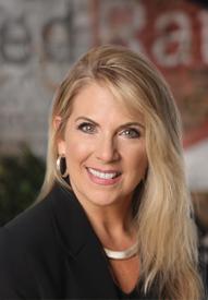 Shari Pardue headshot