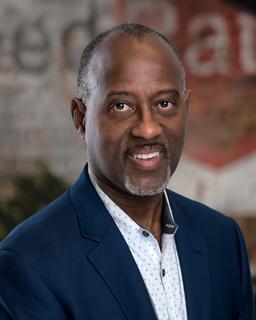 Aubrey Locke headshot